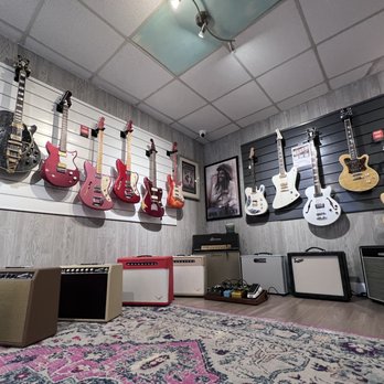 Rusty's Cool Guitars - Guitars and Amps - Guitar Stores Near Me - Mount Pleasant, South Carolina