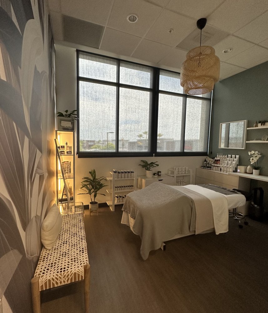 eleven esthetics Logo