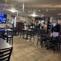 The Shrimp Shack at Cozy's - Empty on a Friday night!