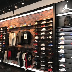 Shoe Palace