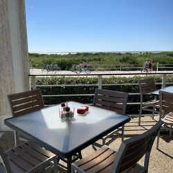 Royal Grille - Outdoor seating