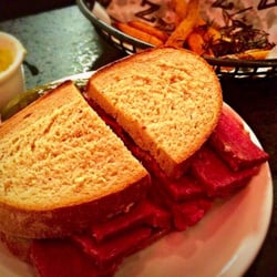 Z Deli Sandwiches - Sanduíche de pastrami