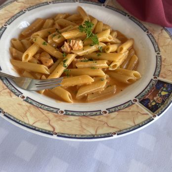 Mimi' & Coco' Bistro - Salmon and penne - Cocktail Bars Near Me - Henderson, Nevada