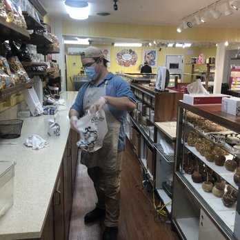 Kilwins Ice Cream - Chocolate - Fudge - Candy Stores Near Me - Gatlinburg, Tennessee Kilwins Ice Cream - Chocolate - Fudge - Candy Stores Near Me - Gatlinburg, Tennessee