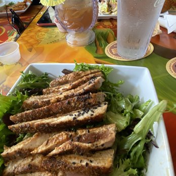 Cheeseburger In Paradise - Sesame Crusted Ahi Salad - Burgers Near Me - Honolulu, Hawaii