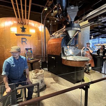 Starbucks Reserve Roastery - Coffee Roasteries Near Me - New York, New York