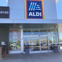 ALDI - outside, shows storefront - Grocery Near Me - Coachella, California