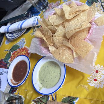 Los Tios - Complimentary chips and salsa - Tex-Mex Near Me - Fredericksburg, Texas