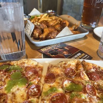 Twin Peaks - Perfect crust on the flat bread - American Near Me - Henderson, Nevada