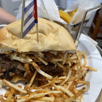 Paladar Cuban Eatery & Bakery - Cuban Burger -- delicious 4.5/5 - Cuban Near Me - St. Augustine, Florida