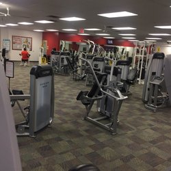 Dye Clay Family YMCA - New flooring would take this place a long way but not a bad place to sweat in!