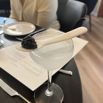 RO Restaurant & Lounge - Oysters and pearls cocktail - Lounges Near Me - Yountville, California