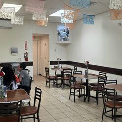 Dining room.