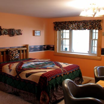 Lake 'N Pines Lodge - The Angler's Nook with private deck - Bed & Breakfast Near Me - Interlochen, Michigan Lake 'N Pines Lodge - The Angler's Nook with private deck - Bed & Breakfast Near Me - Interlochen, Michigan