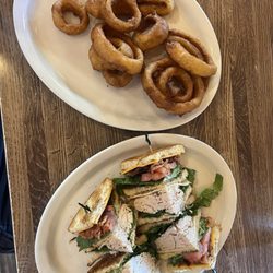 Log Cabin Cafe - Mountain high club sandwich