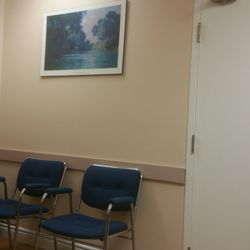Dan Gabriel Katz - Very small waiting room!!!