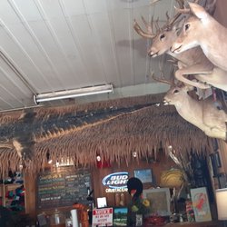 Crustaceans Crawfish & Catering - Bucks and a gator