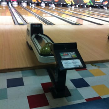 AMF Riviera Lanes - Bowling Near Me - Fairlawn, Ohio
