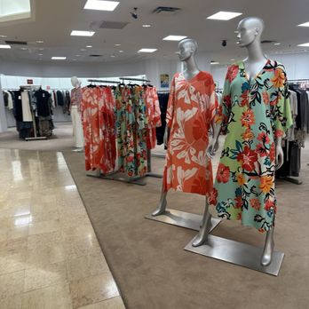 Saks Fifth Avenue - Women's Clothing Near Me - Tulsa, Oklahoma Saks Fifth Avenue - Women's Clothing Near Me - Tulsa, Oklahoma