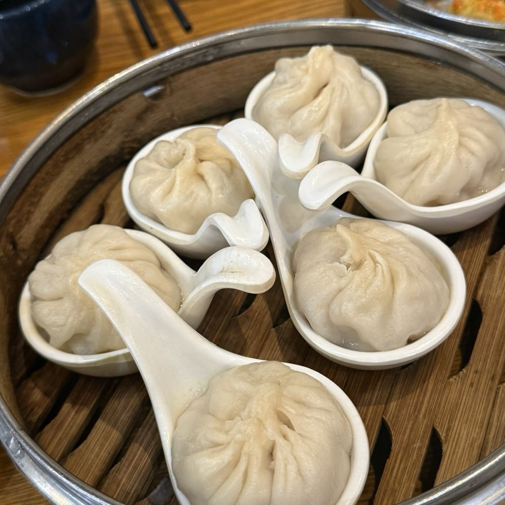 Osmanthus Dim Sum Lounge - Shanghai pork soup dumplings - Cocktail Bars Near Me - San Francisco, California Osmanthus Dim Sum Lounge - Shanghai pork soup dumplings - Cocktail Bars Near Me - San Francisco, California