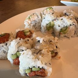 Spicy tuna, cali roll