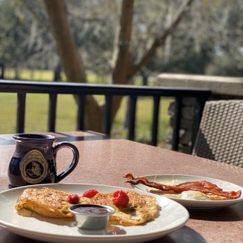 Another Broken Egg Cafe - Cafes Near Me - Lake Mary, Florida