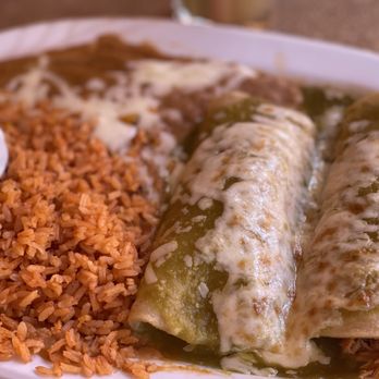 El Castillito Taqueria - a plate of mexican food - Mexican Near Me - Livermore, California El Castillito Taqueria - a plate of mexican food - Mexican Near Me - Livermore, California