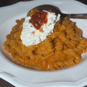 Donna's - Fusilli alla vodka - Italian Near Me - Los Angeles, California Donna's - Fusilli alla vodka - Italian Near Me - Los Angeles, California