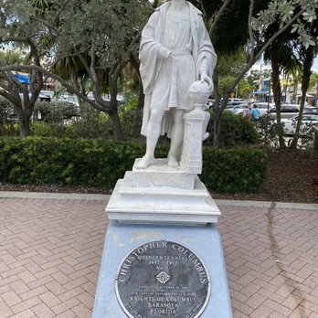 St Armands Circle - Christopher Columbus - Shopping Centers Near Me - Sarasota, Florida