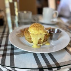 Campagne One Main - Crab cake Benedict
