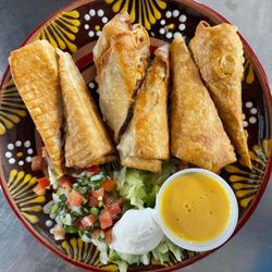 Los Agaves Mexican Restaurant - Delicious Egg Rolls