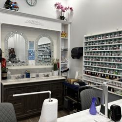 Q Nails - Updated hand washing station