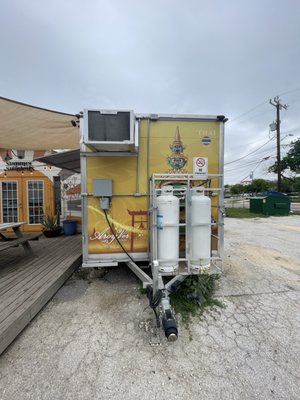 Aroy Ver Thai Bite the food truck by null