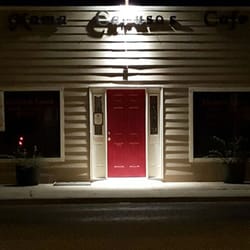 Mama Caruso's Café & Bakery - Night time at Mama Caruso's cafe