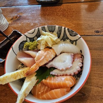 Izakaya Tomo - Chirashi bowl - Japanese Near Me - Edmonton, Alberta Izakaya Tomo - Chirashi bowl - Japanese Near Me - Edmonton, Alberta