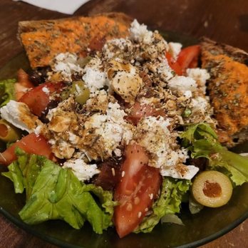 A Sandeira - Salad with Feta, olives & tomatoes - Sandwiches Near Me - Porto, 13