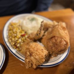 The Nashville House - Fried Chicken Meal