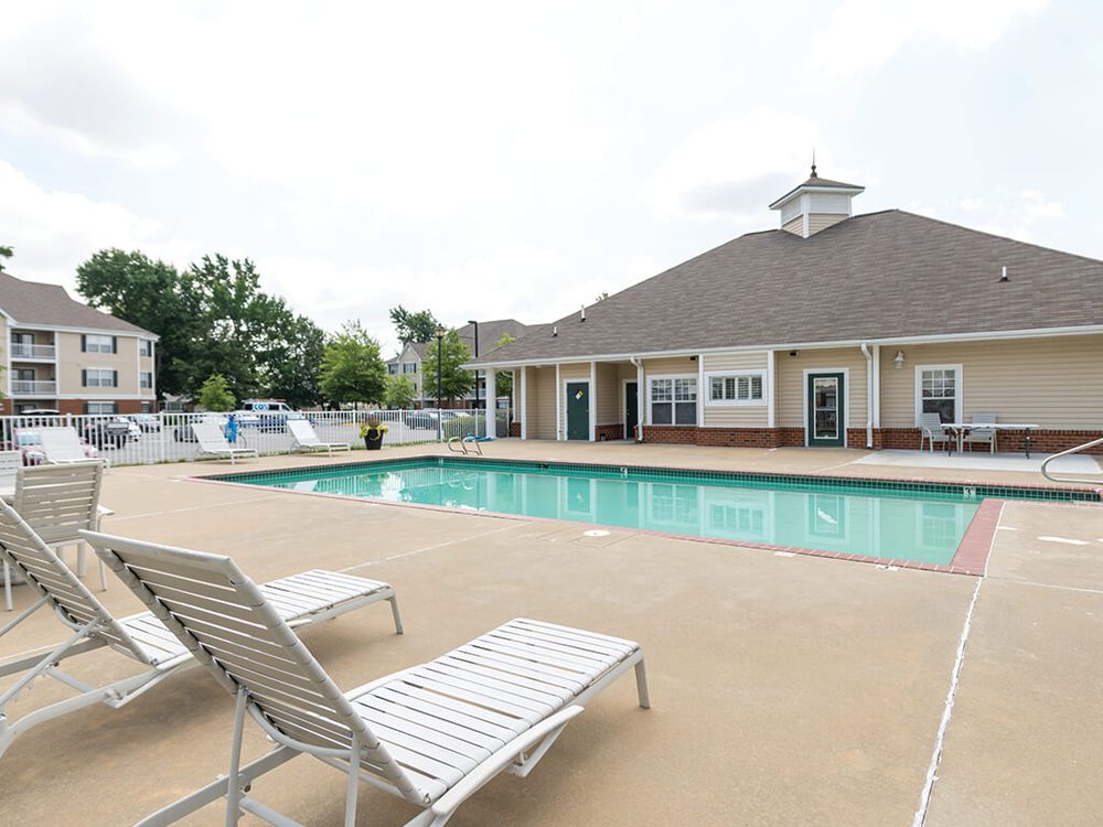 WHISPERING OAKS APARTMENT HOMES Updated October 2024 15 Photos