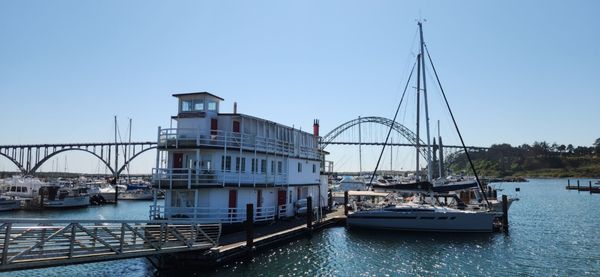 The Newport Belle, Riverboat Bed and Breakfast by null