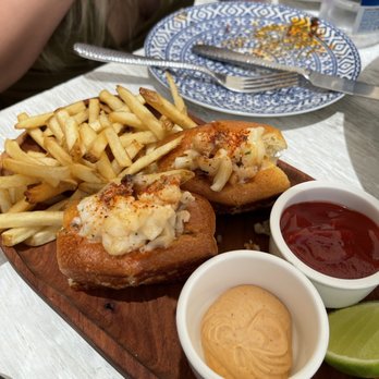 SUR Beach House - Lobster Rolls - Hotels Near Me - Cabo San Lucas, BCS SUR Beach House - Lobster Rolls - Hotels Near Me - Cabo San Lucas, BCS