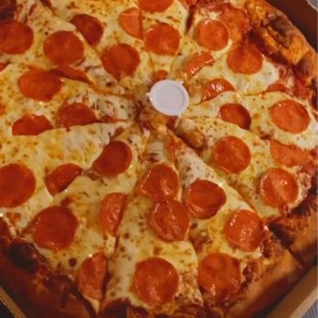 Brickhouse Pizza - Pepperoni pizza with extra Cheese : Pizza Large 16" - Pizza Near Me - Whittier, California Brickhouse Pizza - Pepperoni pizza with extra Cheese : Pizza Large 16" - Pizza Near Me - Whittier, California