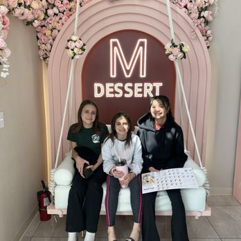 Mango Mango Dessert - Cute swing - Desserts Near Me - Las Vegas, Nevada