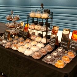 Bundt Appetite - We do weddings and special events, custom themes and colors available!