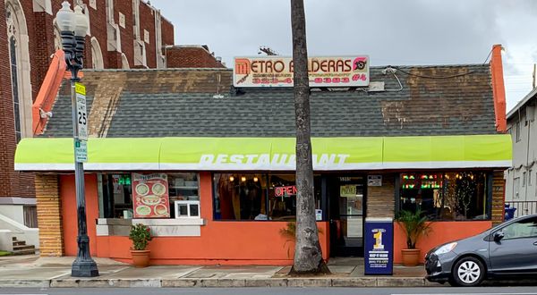 Metro Balderas Restaurant by null