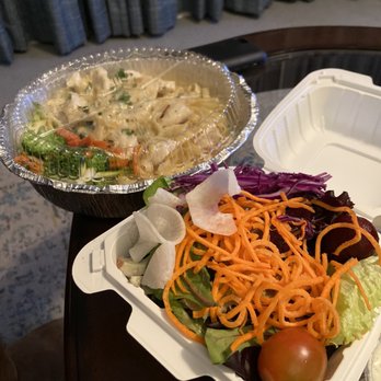 The Sow's Ear - Fettuccine and salad - Cafes Near Me - Cambria, California The Sow's Ear - Fettuccine and salad - Cafes Near Me - Cambria, California