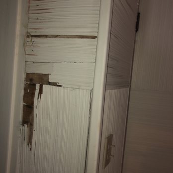 Quintas Papagayo - Walls falling apart - Hotels Near Me - Ensenada, BCN