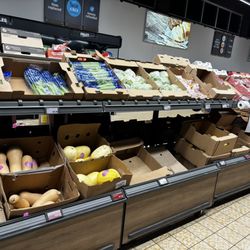 ALDI - Looking a little sparse n a Friday night
