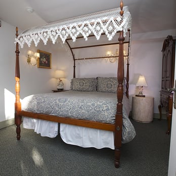 Pineapple Inn - Bed & Breakfast Near Me - Nantucket, Massachusetts