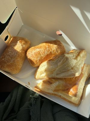 Papillon International Bakery by null