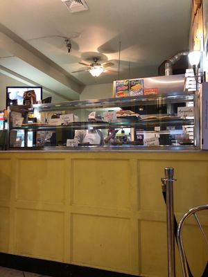 Tony's Pizza by null